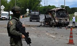 Kolombiya'da otobüse yerleştirilen bomba kontrollü şekilde imha edildi