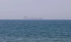 UKMTO: "Hürmüz Boğazı'nda bir gemi vuruldu, mürettebat arasında kayıp var"