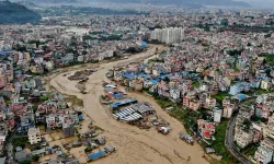 Nepal'de meydana gelen selde hayatını kaybedenlerin sayısı 95'e yükseldi