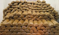 Larnaka Havalimanı'nda 75 kilo kaçak tütün