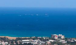 Girne açıklarında yolcu gemisi batmaya başladı
