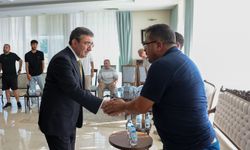 Türkiye Cumhurbaşkanı Yardımcısı Cevdet Yılmaz, KKTC ziyaretinde kayıp yakınlarıyla da görüştü