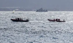 Endonezya'da 243 kişiyi taşıyan gemiden 102 kişi kurtarıldı, 1 kişinin cansız bedenine ulaşıldı
