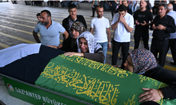 Girne’de batan yolcu gemisinde hayatını kaybeden 14 yaşındaki Nisa Törer'in cenazesi Gaziantep'te defnedildi