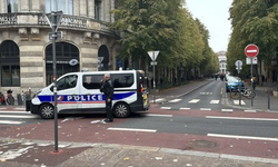 Fransa Cumhurbaşkanı Macron gelecek günlerde sendika dışı eylemlerin her yerde yasaklanacağını açıkladı