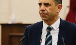 Özersay: “Gazetecilere yapılan saldırıları kınıyoruz”