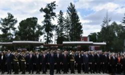 Atatürk Anıtı'nda tören düzenlendi: Çağdaş değerler bir asrı aşkın süredir yolumuzu aydınlatıyor