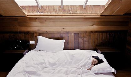 Rüya görülen uyku evresine geçişte zorlanmak Alzheimer belirtisi olabilir