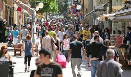 Rum gençler yurtdışına göç ediyor