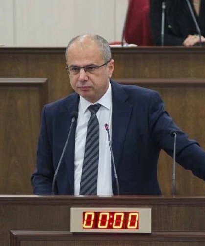 Özuslu: “Londra’daki final maçı Kıbrıs’a örnek olsun”