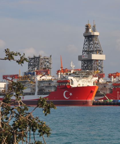 Yeni ultra derin deniz sondaj gemileri Çağrı Bey ve Yıldırım'da hazırlıklar sürüyor