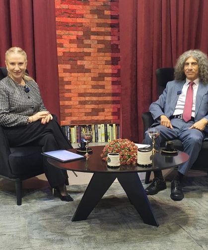 Bu hafta Senin Hikayen’de KKTC Cumhurbaşkanlığı Senfoni Orkestrası’nın daimi şefi, besteci Ali Hoca konuk oldu