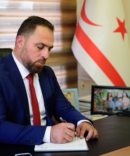 Çavuş, İrsen Küçük’ü andı: “Bıraktığı hizmet mirası her zaman hatırlanmaya devam edecek”