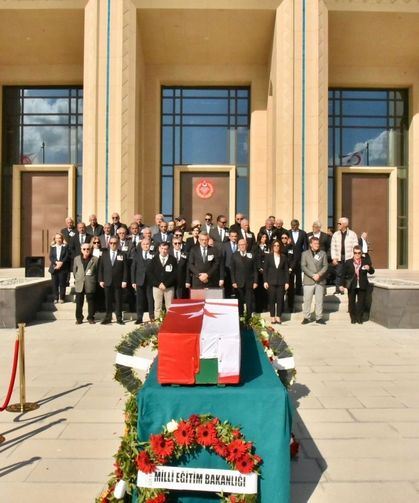 Salih Coşar son yolculuğuna uğurlanıyor...Coşar için Meclis’te tören düzenlendi