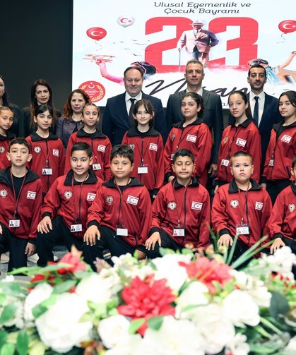 Öztürkler, TRT 23 Nisan Çocuk Şenliği’nde KKTC’yi temsil edecek Alayköy İlkokulu halk dansları ekibini kabul etti