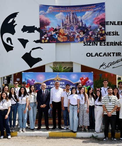 Cumhurbaşkanı Erhürman, Atatürk Öğretmen Akademisi'nde çocuk şenliğine katıldı