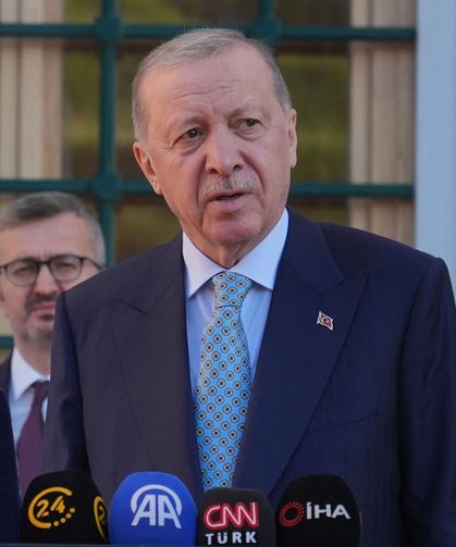Türkiye Cumhurbaşkanı Erdoğan, bayram namazını Büyük Çamlıca Camisi'nde kıldı