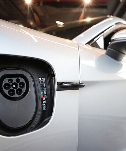 Türkiye'de yılın ilk dört ayında elektrikli ve hibrit otomobil satışları 150 bin sınırına yaklaştı