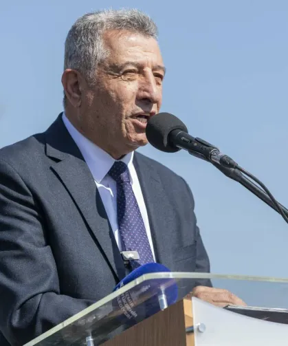 Türkiye'de, Güzelbahçe Belediye Başkanı Mustafa Günay görevinden uzaklaştırıldı