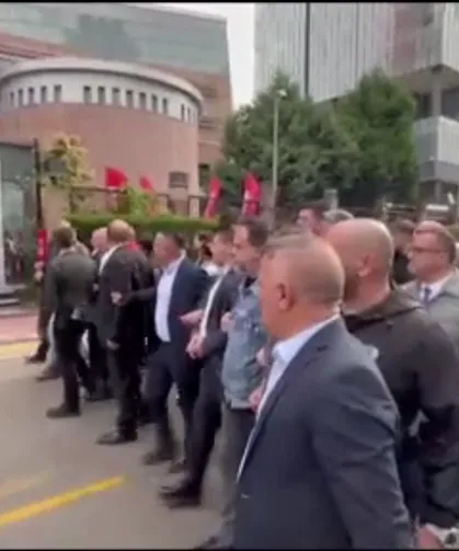 CHP Genel Merkezi'nde tahliye gerginliği