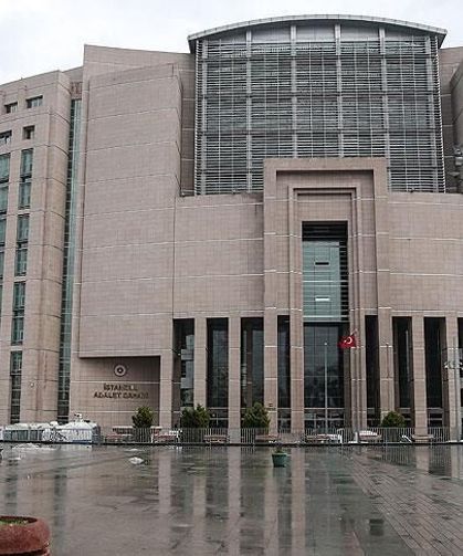 İstanbul’da "cumhurbaşkanına hakaret" iddiasıyla gözaltına alınan kadına ev hapsi