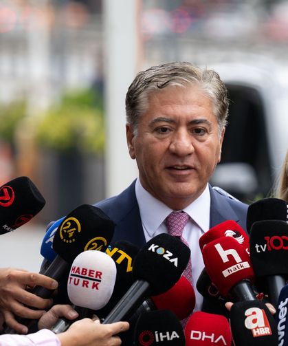Yeni Parti'nin kuruluş dilekçesi İçişleri Bakanlığına verildi