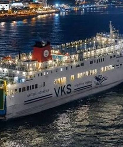 Endonezya'da 241 kişiyi taşıyan gemiyle irtibat kesildi