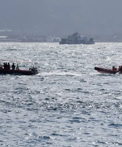 Endonezya'da 243 kişiyi taşıyan gemiden 102 kişi kurtarıldı, 1 kişinin cansız bedenine ulaşıldı