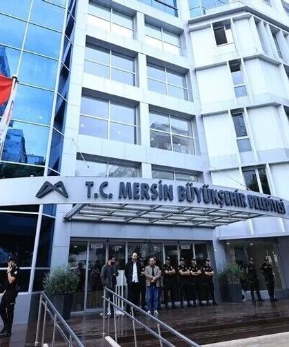 Mersin'deki yolsuzluk soruşturmasında Vahap Seçer ve 2 belediye başkanı tutuklandı