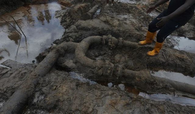 Nijerya'da 4 bin 800'den fazla kaçak petrol boru hattı tespit edildi