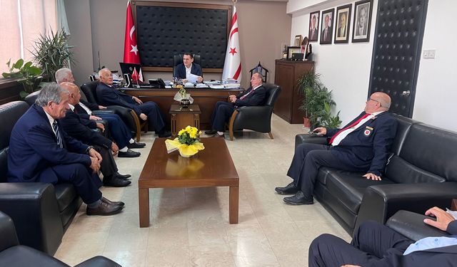 İçişleri Bakanı Dursun Gaziler Derneği yetkililerini kabul etti