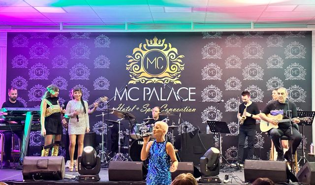 MC Palace Hotel'de muhteşem gece...