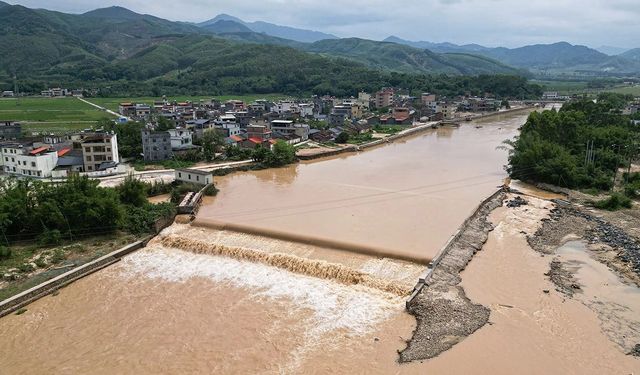 Çin'de İnci Nehri Deltası sellerin etkisi altında