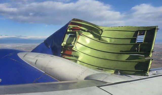 ABD'de iç hatlar seferi yapan bir uçağın motor kapağı yerinden çıkarak kalkışta kanat flapına çarptı