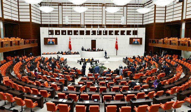 TBMM'de kabul edildi: 15 yaş altına sosyal medya yasağı