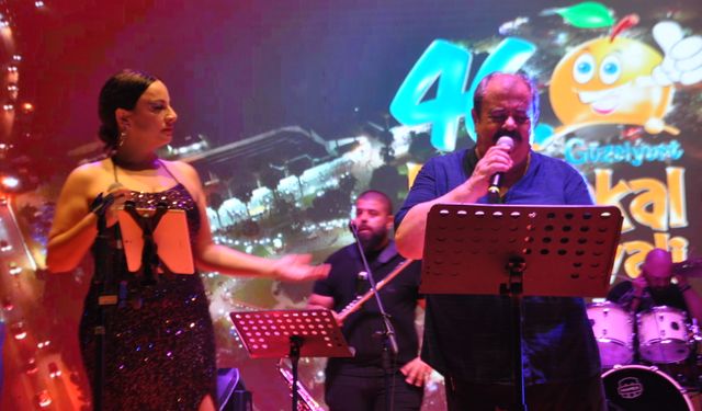 Arif Edizer ile İpek Amber konser verdi