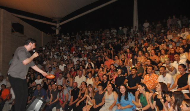 Ekin Uzunlar, Güzelyurt Portakal Festivalinde sahne aldı