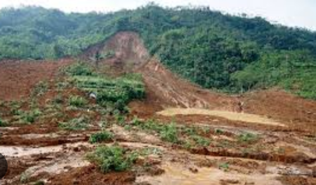 Endonezya'da altın madenindeki heyelanda ölenlerin sayısı 17'ye yükseldi