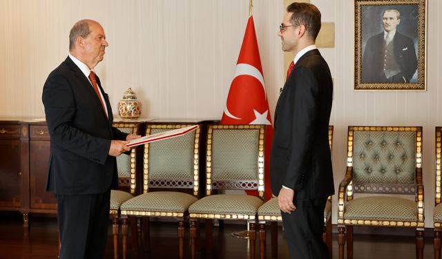 Büyükelçi Yasin Ekrem Serim, güven mektubunu sundu ve  anıtları ziyaret etti