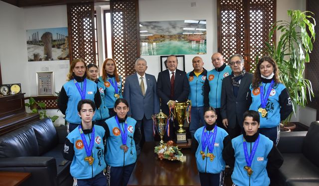 Ataoğlu, KKTC Taekwondo Milli Takımı’nı kabul etti