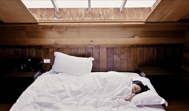 Rüya görülen uyku evresine geçişte zorlanmak Alzheimer belirtisi olabilir