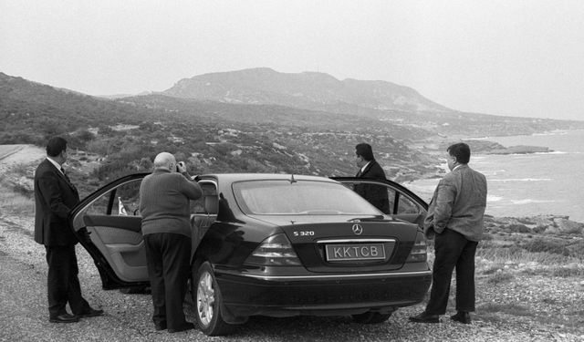 Fotoğrafçı İsmail Gökçe, ölümünün 13’üncü yıl dönümünde Kurucu Cumhurbaşkanı Rauf Denktaş’ın fotoğraflarını paylaştı