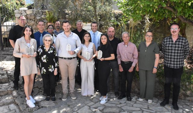 Ali Nesim anısına düzenlenen öykü yarışmasında dereceye girenler ödüllerini aldı