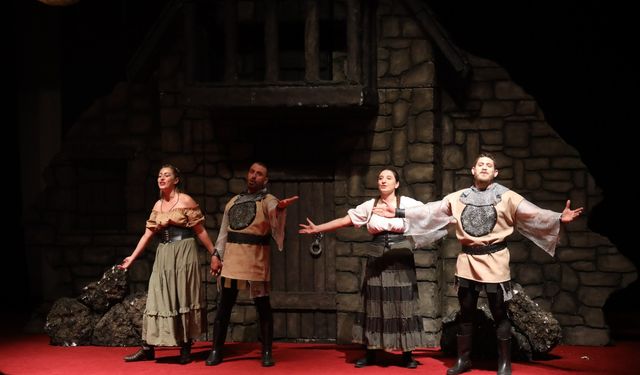 İskele Belediyesi 3’üncü Tiyatro Günleri sürüyor...