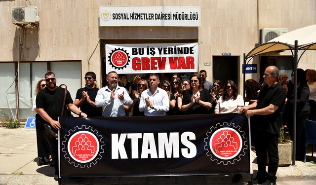 KTAMS, Sosyal Hizmetler Dairesi’nin tüm birimlerinde iki saatlik uyarı grevi yaptı