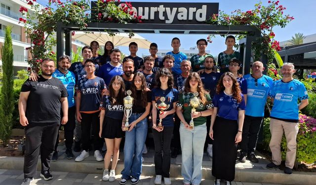 Satranç Ligleri Ödül Töreni TED Koleji’nde Gerçekleşti: Takımlar ve Sporcular Ödüllerine Kavuştu