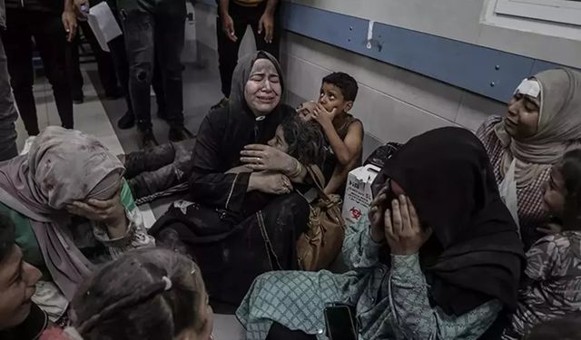 İsrail'in Gazze'ye saldırılarında, yardım bekleyenlerin de bulunduğu 35 kişi hayatını kaybetti