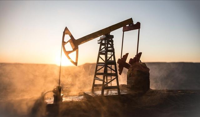 Brent petrolün varili 72,60 dolardan işlem görüyor