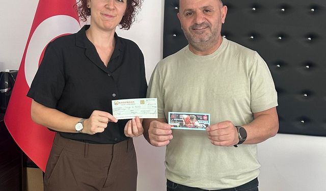 5 Milyon TL'lik büyük ikramiye talihlisine teslim edildi