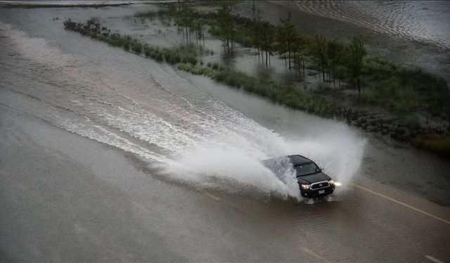 ABD'nin Texas eyaletinde meydana gelen sellerde 24 kişi hayatını kaybetti